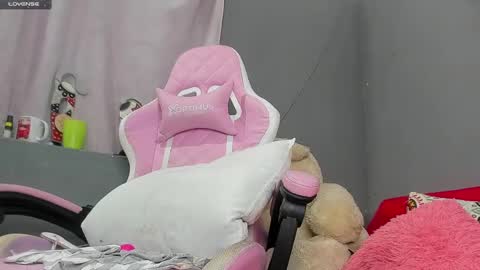 Snapshot of milf_bigboooty chatting on 12.31.24 kassandra online show from 12.31.24