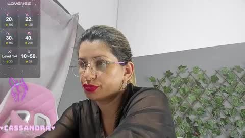 Snapshot of milf_bigboooty chatting on 01.06.25 kassandra online show from 01.06.25