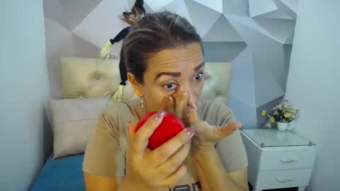 Snapshot of milf_hugeboobs chatting on 10.30.25 milf_hugeboobs online show from 10.30.25