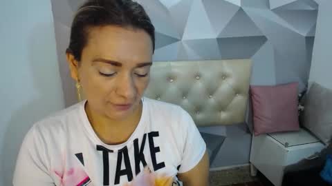 Snapshot of milf_hugeboobs chatting on 11.17.25 milf_hugeboobs online show from 11.17.25