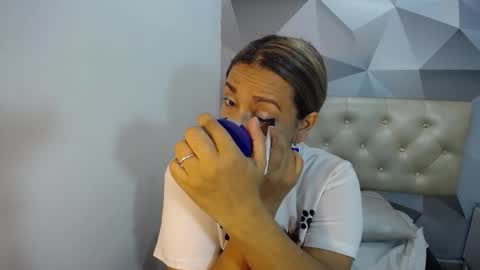 Snapshot of milf_hugeboobs chatting on 12.16.25 milf_hugeboobs online show from 12.16.25