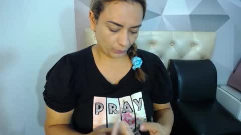 Snapshot of milf_hugeboobs chatting on 01.06.26 milf_hugeboobs online show from 01.06.26