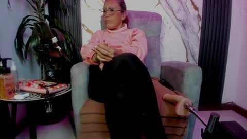 Snapshot of milf_sikiu chatting on 07.02.26 milf sikiu online show from 07.02.26