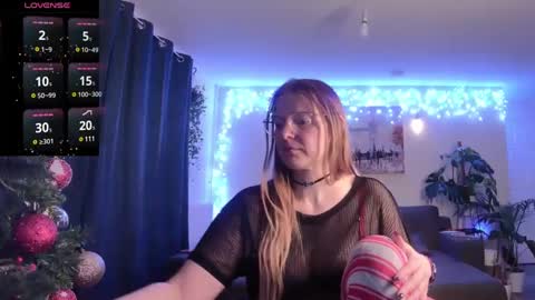 Snapshot of milf_tara36 chatting on 12.16.24 Milf Tara36 online show from 12.16.24