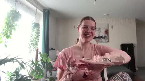 Snapshot of milf_tara36 chatting on 03.10.25 Milf Tara36 online show from 03.10.25