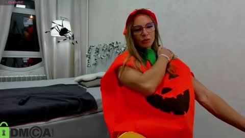 Thea NONUDE in public GMT2 Mon 3-9 AM Wed 3-9 AM Thur 3-9 AM Fri 3-9 AM Sun 3-9 AM. online show from 10.31.25