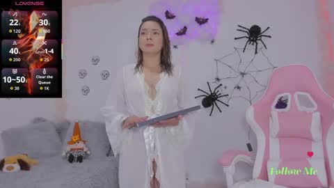 Aura  online show from 10.26.25