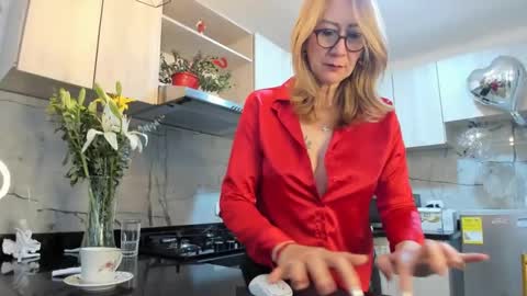 ASHLEY online show from 01.26.25