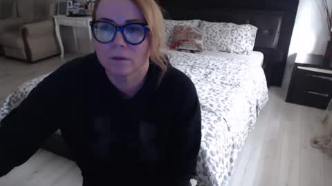 milfa online show from 02.15.25