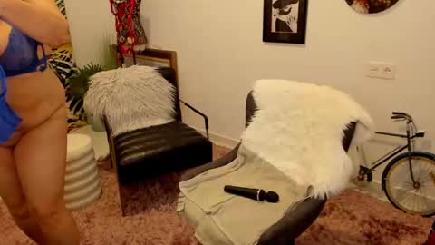 MilfElla online show from 02.17.25