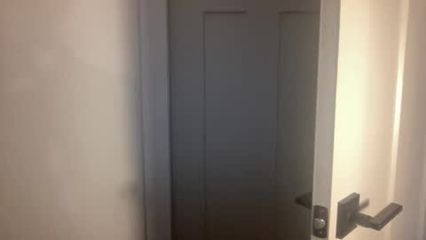 Snapshot of milfhunter1736 chatting on 03.08.25 HungCollege online show from 03.08.25