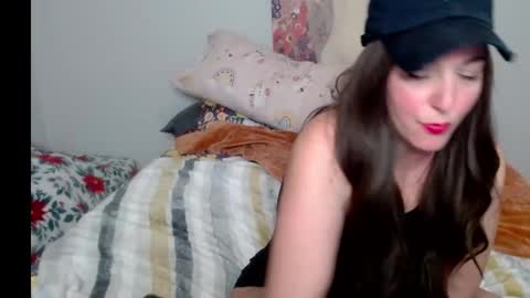 Snapshot of milfmonee chatting on 02.02.25 MILF Monee online show from 02.02.25