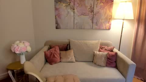 milinafox online show from 11.28.25