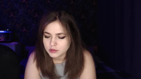 Snapshot of milk_slice chatting on 03.09.25 Stella and Neo online show from 03.09.25