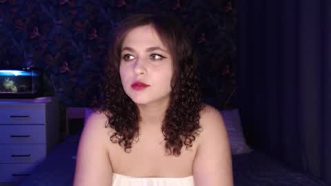 Snapshot of milk_slice chatting on 09.11.25 Stella and Neo online show from 09.11.25