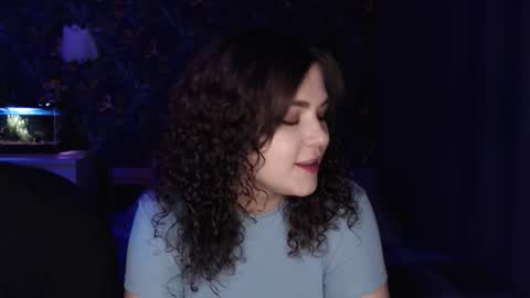 Snapshot of milk_slice chatting on 10.12.25 Stella and Neo online show from 10.12.25