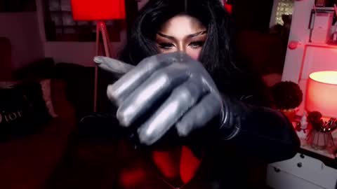 milkshakelavinia online show from 01.20.25