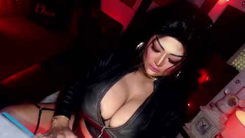 milkshakelavinia online show from 02.19.25