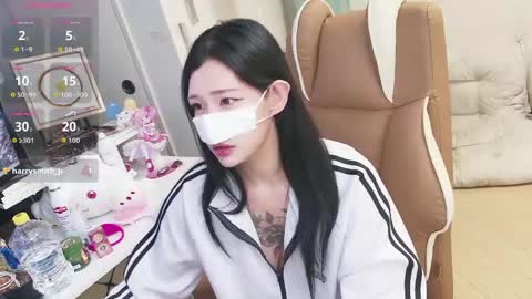 Snapshot of milksola chatting on 05.21.26 milksola online show from 05.21.26