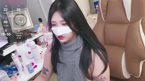 Snapshot of milksola chatting on 05.29.26 milksola online show from 05.29.26