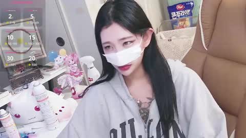 Snapshot of milksola chatting on 06.01.26 milksola online show from 06.01.26