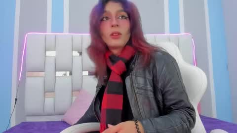 Snapshot of milkwhore1 chatting on 11.04.25 Michelle online show from 11.04.25