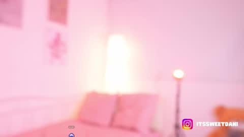 milky_0 online show from 10.30.25