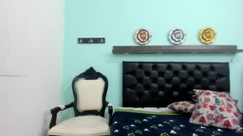 Snapshot of milky_way_18 chatting on 11.18.25 milky_way_18 online show from 11.18.25