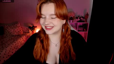 Snapshot of milky_wayx chatting on 11.01.25 Lisa online show from 11.01.25