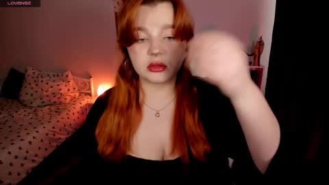 Snapshot of milky_wayx chatting on 11.04.25 Lisa online show from 11.04.25