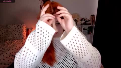 Snapshot of milky_wayx chatting on 11.12.25 Lisa online show from 11.12.25