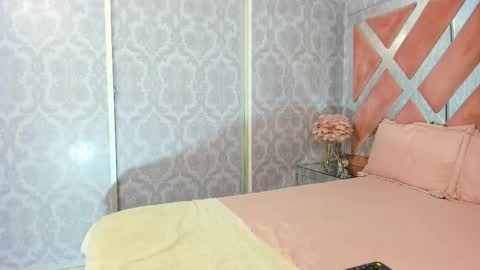 Sofia  online show from 11.28.25