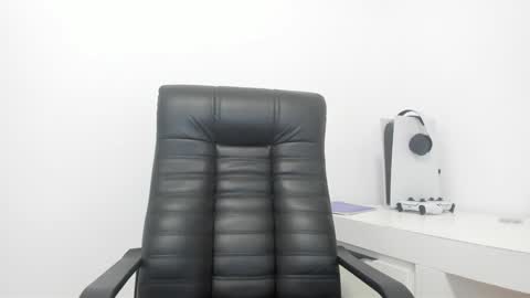 Livia online show from 12.11.24