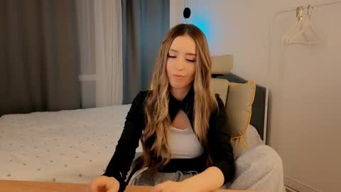 Snapshot of milla_bellaa chatting on 02.28.26 Eva online show from 02.28.26