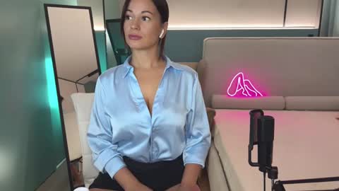 Mila online show from 02.13.25