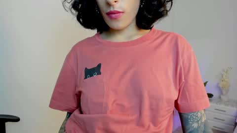 Milagros online show from 12.04.24