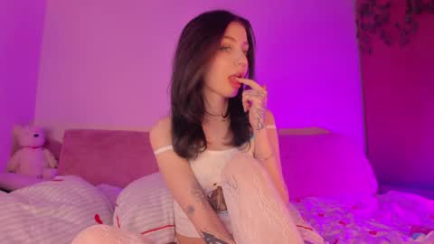 Snapshot of milla_remmy chatting on 04.22.26 Milla online show from 04.22.26