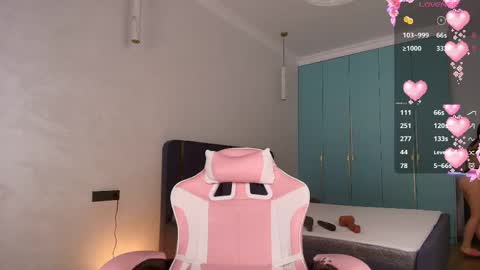 Snapshot of millaa_bella chatting on 04.26.26 millaa_bella online show from 04.26.26