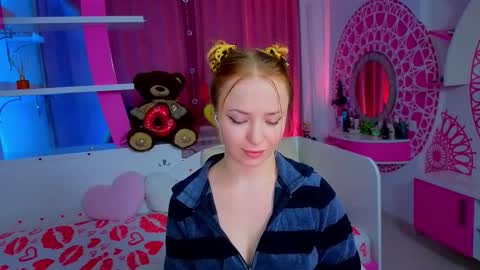 Snapshot of millana_hot chatting on 02.12.26 Milana online show from 02.12.26