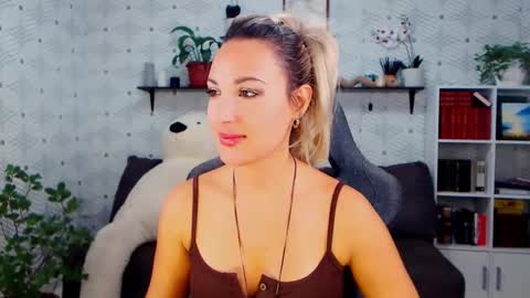 MillaXQueen online show from 10.24.25