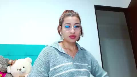 Snapshot of miller_sweet chatting on 02.09.25 Aleja online show from 02.09.25