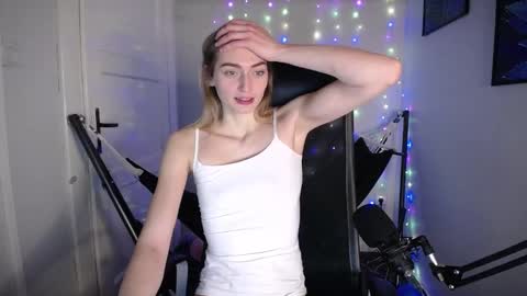 Snapshot of millie_lacroix chatting on 12.11.24 millie_lacroix online show from 12.11.24