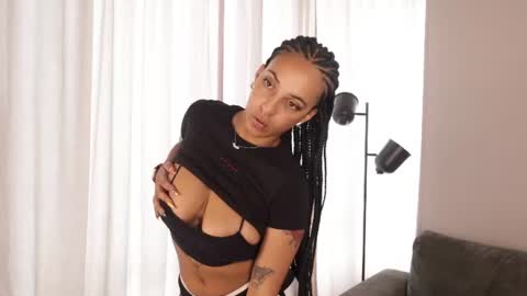 millie_volturi online show from 07.09.26