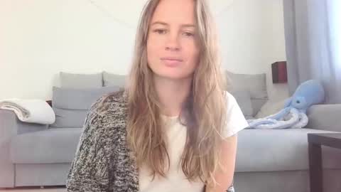 Snapshot of milly_browski chatting on 09.26.25 milly_browski online show from 09.26.25