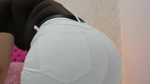 Milu Gomez online show from 02.26.26