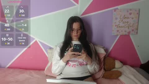 Snapshot of mily_miley chatting on 03.10.25 Mily Miley online show from 03.10.25