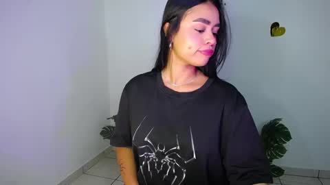 Snapshot of mily_ortiz chatting on 03.26.26 Mily Ortiz online show from 03.26.26