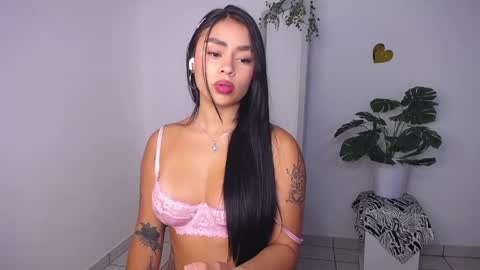 Snapshot of mily_ortiz chatting on 04.18.26 Mily Ortiz online show from 04.18.26