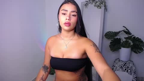 Snapshot of mily_ortiz chatting on 05.05.26 Mily Ortiz online show from 05.05.26