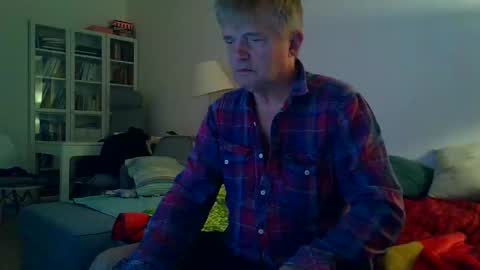 Snapshot of milymen26 chatting on 04.08.26 Milymen26 Polish man master fereskik straight mature online show from 04.08.26